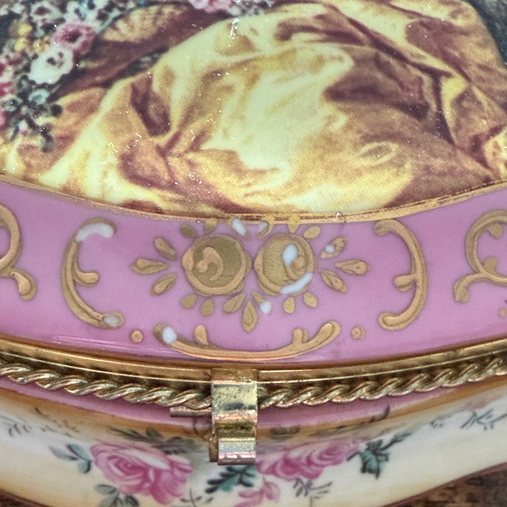 Vintage Large Andrea by Sadek Decorative Jewelry Box with Romantic Scene - Picture 14 of 14